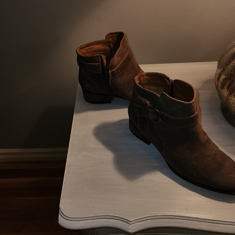 Booties - Picture 4 of 4